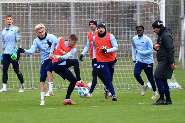 DEU, DFL, 2 FBL Hertha BSC, Training, 03 01 2025, Sportforum, Berlin, DEU, DFL, 2 FBL Hertha BSC, Training, in the picture Marten Winkler Hertha BSC Berlin 22 , Gustav Christensen Hertha BSC Berlin 26 , Marton Dardai Hertha BSC Berlin 31 , Head coach Cristian Fiel Hertha BSC Berlin DFL regulations prohibit any use of Photographs as image sequences and or quasi video Foto Juergen Engler nordphoto GmbH nordphotoxGmbHx xEngler nph00076