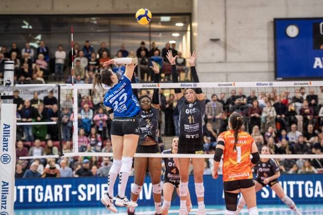 Maria Segura Pallares Allianz MTV Stuttgart, 33 vs Danielle Harbin SC Potsdam, 03 and Sabrina Michelle Starks SC Potsdam, 11 GER, Allianz MTV Stuttgart SC Potsdam, Volleyball Bundesliga, VBL, 2024 2025 season, 04 01 2025 GER, Allianz MTV Stuttgart SC Potsdam, Volleyball Bundesliga, VBL, 2024 2025 season, 04 01 2025 Stuttgart Copyright: xSandyxDinkelackerx EP_SDR