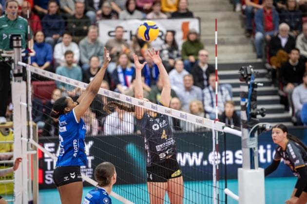 Breland Morrissette Allianz MTV Stuttgart, 02 vs Jenna Ewert SC Potsdam, 04 GER, Allianz MTV Stuttgart SC Potsdam, Volleyball Bundesliga, VBL, 2024 2025 season, 04 01 2025 GER, Allianz MTV Stuttgart SC Potsdam, Volleyball Bundesliga, VBL, 2024 2025 season, 04 01 2025 Stuttgart Copyright: xSandyxDinkelackerx EP_SDR
