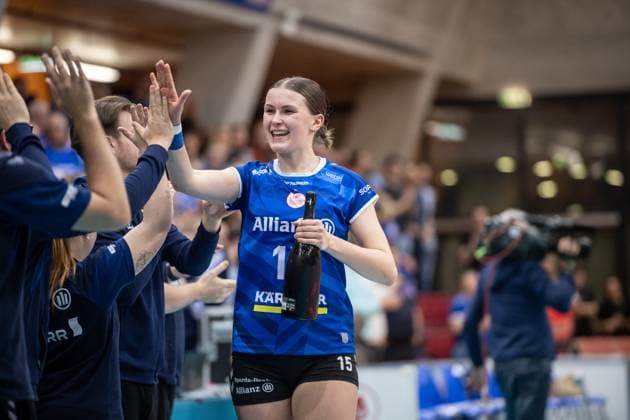 Charlotte Krenicky Allianz MTV Stuttgart, 15 , joy, jubilation after home win GER, Volleyball Champions League Allianz MTV Stuttgart vs BKS Bostik ZGO Bielsko Biala, Volleyball, CEV Volleyball Champions League, VCL, main round, 2024 2025 season, 08 01 2025 GER, Volleyball Champions League Allianz MTV Stuttgart vs BKS Bostik ZGO Bielsko Biala, Volleyball, CEV Volleyball Champions League, VCL, main round, 2024 2025 season, 08 01 2025 Stuttgart Copyright: xSandyxDinkelackerx EP_SDR