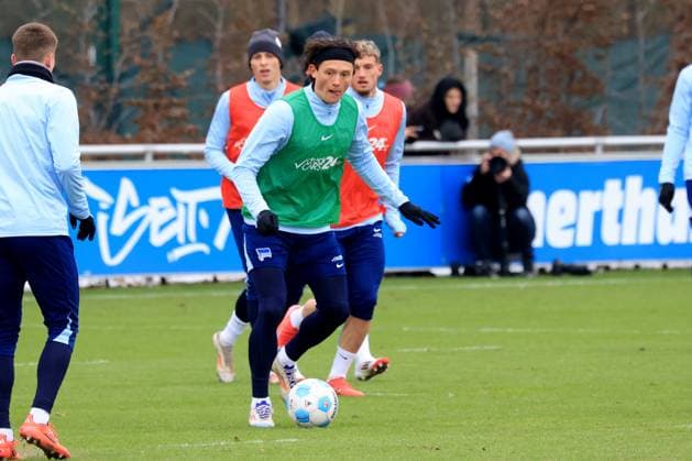 DEU, DFL, 2 FBL Hertha BSC, Training, 14 01 2025, Sportforum, Berlin, DEU, DFL, 2 FBL Hertha BSC, Training, im Bild Fabian Reese Hertha BSC Berlin 11 DFL regulations prohibit any use of Photographs as image sequences and or quasi video Foto Juergen Engler nordphoto GmbH nordphotoxGmbHx xEngler nph00076
