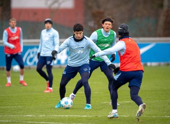 Football, Men, Season 2024 25, 2 Bundesliga, Hertha BSC, Training, f l Ibrahim Maza Hertha BSC , Fabian Reese Hertha BSC , Kevin Sessa Hertha BSC , 14 01 2025, Copyright: xSebastianxRäppold MatthiasxKochx