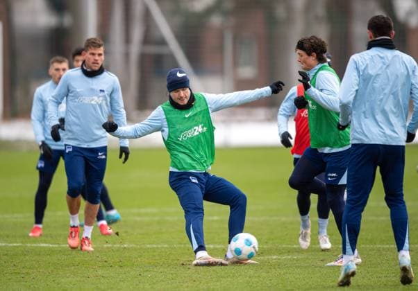 Football, Men, Season 2024 25, 2 Bundesliga, Hertha BSC, Training, f l Florian Niederlechner Hertha BSC , Linus Gechter Hertha BSC , Fabian Reese Hertha BSC , 14 01 2025, Copyright: xSebastianxRäppold MatthiasxKochx