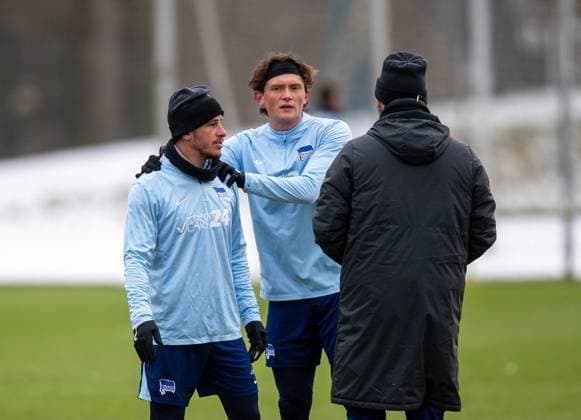 Football, Men, Season 2024 25, 2 Bundesliga, Hertha BSC, Training, f l Diego Demme Hertha BSC , Fabian Reese Hertha BSC , Coach Cristian Fiel Hertha BSC , 14 01 2025, Copyright: xSebastianxRäppold MatthiasxKochx