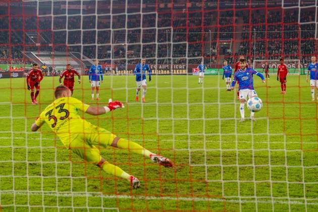 Killian Corredor SV Darmstadt 98, 34 with the goal from penalty kick to 2 1, GER Fortuna Duesseldorf vs SV Darmstadt 98, Football, 2 Bundesliga, Matchday 18, Season 2024 2025, 17 01 2025 DFB DFL REGULATIONS PROHIBIT ANY USE OF PHOTOGRAPHS AS IMAGE SEQUENCES AND OR QUASI VIDEO, GER Fortuna Duesseldorf vs SV Darmstadt 98, Football, 2 Bundesliga, Matchday 18, Season 2024 2025, 17 01 2025 Duesseldorf Copyright: xEibner-Pressefoto FabianxFriesex EP_FFE
