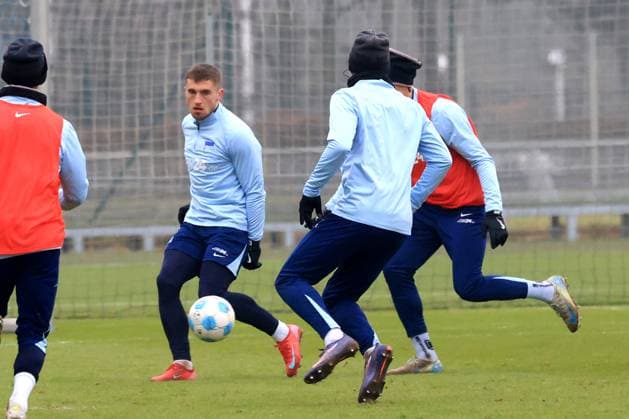 DEU, DFL, 2 FBL Hertha BSC, Training, 21 01 2025, Sportforum, Berlin, DEU, DFL, 2 FBL Hertha BSC, Training, im Bild Jonjoe Kenny Hertha BSC Berlin 16 DFL regulations prohibit any use of Photographs as image sequences and or quasi video Foto Juergen Engler nordphoto GmbH nordphotoxGmbHx xEngler nph00076