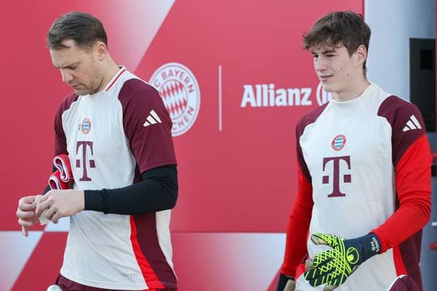 Manuel Neuer FC Bayern Muenchen, 01 and Max Schmitt FC Bayern Muenchen, 35 come out of the dressing room, on their way to the training ground, GER, Final training, FC Bayern Muenchen, Football, UEFA Champions League, Matchday 7, 2024 2025 season, 21 01 2025, GER, Final training, FC Bayern Muenchen, Football, UEFA Champions League, Matchday 7, 2024 2025 season, 21 01 2025 Muenchen Copyright: xEibner-Pressefoto JennixMaulx EP_JML
