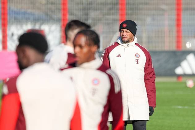 Vincent Kompany FC Bayern Muenchen, Head coach at training, GER, Final training, FC Bayern Muenchen, Football, UEFA Champions League, Matchday 7, 2024 2025 season, 21 01 2025, GER, Final training, FC Bayern Muenchen, Football, UEFA Champions League, Matchday 7, 2024 2025 season, 21 01 2025 Muenchen Copyright: xEibner-Pressefoto JennixMaulx EP_JML