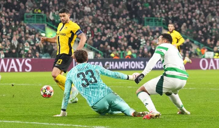 Adam Idah of Celtic scores a late goal during UEFA Champions League - Match Day 7 of 8 between Celtic FC and BSC Young Boys at Celtic Park, on 22nd January 2025 in Glasgow, Scotland. (Picture by Mark Runnacles) Celtic v Young Boys, UEFA Champions League, Group Stage, Football, Celtic Park, Glasgow, UK - 22 Jan 2025 EDITORIAL USE ONLY No use with unauthorised audio, video, data, fixture lists, club league logos or live services. Online in-match use limited to 120 images, no video emulation. No use in betting, games or single club league player publications. Copyright: xMarkxRunnacles Shutterstockx 15108894ca