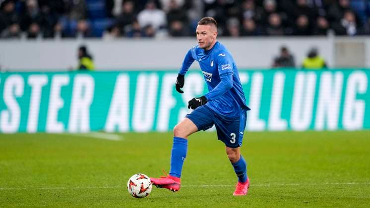 Pavel Kaderabek Hoffenheim, 3 , on the ball, cropped, full body, single image, single photo, action, action, 23 01 2025, Sinsheim Germany , Football, UEFA Europa League, group stage, TSG 1899 Hoffenheim Tottenham Hotspur, DFB DFL REGULATIONS PROHIBIT ANY USE OF PHOTOGRAPHS AS IMAGE SEQUENCES AND OR QUASI VIDEO xozx