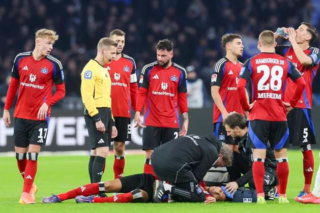 Davie Selke Hamburger SV lies injured on the pitch and is then substituted, 2 Bundesliga, Hertha BSC vs Hamburger SV, Olympiastadion, January 25, 2025 in Berlin, Germany Photo by Marco Steinbrenner DeFodi Images Davie Selke Hamburger SV lies injured on the pitch and is then substituted, 2 Bundesliga, Hertha BSC vs Hamburger SV, Olympiastadion, January 25, 2025 in Berlin, Germany Photo by Marco Steinbrenner DeFodi Images DFB DFL REGULATIONS PROHIBIT ANY USE OF PHOTOGRAPHS AS IMAGE SEQUENCES AND OR QUASI VIDEO Defodi 700 berlin hsv 20250125 035 Defodi-700 DFB DFL REGULATIONS PROHIBIT ANY USE OF PHOTOGRAPHS AS IMAGE SEQUENCES AND OR QUASI-VIDEO.