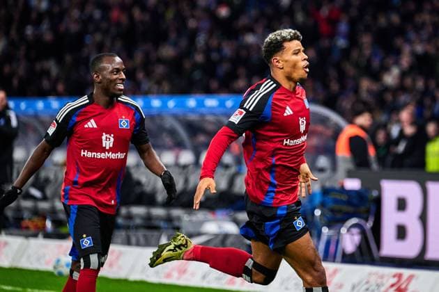 Daniel Heuer Fernandes Hamburger SV, 01 celebrates a shot on goal for 2 0, Jean Luc Dompe Hamburger SV, 07 , GER, Hertha BSC vs Hamburger SV HSV , Soccer Men, 2 Bundesliga, Season 2024 2025, Matchday 19, 25 01 2025 DFL REGULATES PROHIBIT ANY USE OF PHOTOGRAPHS AS IMAGE SEQUENCES AND OR QUASI VIDEO GER, Hertha BSC vs Hamburger SV HSV , Soccer Men, 2 Bundesliga, Season 2024 2025, 19 Matchday, 25 01 2025 Berlin Copyright: xClaudiusxRauch,xEibner-Pressefotox xClaudiusxRauchx EP_CRH