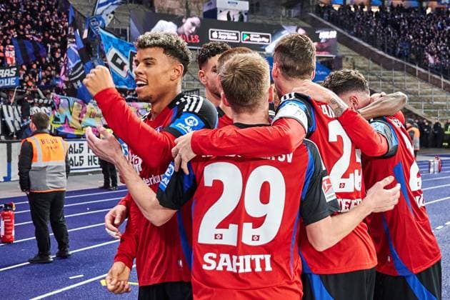 Daniel Heuer Fernandes Hamburger SV, 01 celebrates scoring 2 0, GER, Hertha BSC vs Hamburger SV HSV , Soccer Men, 2 Bundesliga, Season 2024 2025, Matchday 19, 25 01 2025 DFL REGULATES PROHIBIT ANY USE OF PHOTOGRAPHS AS IMAGE SEQUENCES AND OR QUASI VIDEO GER, Hertha BSC vs Hamburger SV HSV , Soccer Men, 2 Bundesliga, Season 2024 2025, Matchday 19, 25 01 2025 Berlin Copyright: xEibner-Pressefotox xClaudiusxRauchx EP_CRH