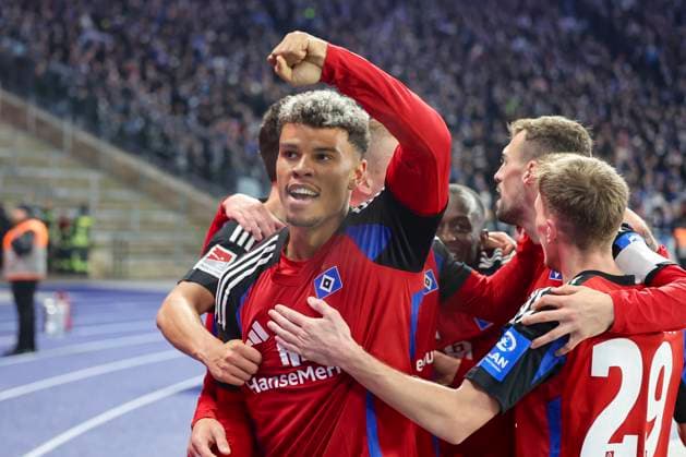 Ransford Yeboah Koenigsdoerffer Hamburger SV celebrates his goal for 0 2, 2 Bundesliga, Hertha BSC vs Hamburger SV, Olympiastadion, January 25, 2025 in Berlin, Germany Photo by Marco Steinbrenner DeFodi Images Ransford Yeboah Koenigsdoerffer Hamburger SV celebrates after scoring his teams second goal, 2 Bundesliga, Hertha BSC vs Hamburger SV, Olympiastadion, January 25, 2025 in Berlin, Germany Photo by Marco Steinbrenner DeFodi Images DFB DFL REGULATIONS PROHIBIT ANY USE OF PHOTOGRAPHS AS IMAGE SEQUENCES AND OR QUASI VIDEO Defodi 700 berlin hsv 20250125 043 Defodi-700 DFB DFL REGULATIONS PROHIBIT ANY USE OF PHOTOGRAPHS AS IMAGE SEQUENCES AND OR QUASI-VIDEO.