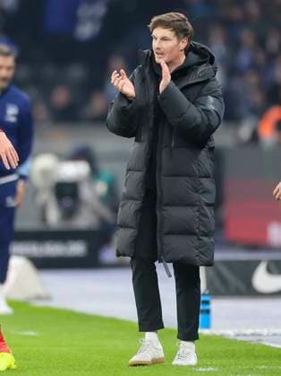Coach Merlin Polzin Hamburger SV cheers, 2 Bundesliga, Hertha BSC vs Hamburger SV, Olympiastadion, January 25, 2025 in Berlin, Germany Photo by Marco Steinbrenner DeFodi Images Coach Merlin Polzin Hamburger SV cheers, 2 Bundesliga, Hertha BSC vs Hamburger SV, Olympiastadion, January 25, 2025 in Berlin, Germany Photo by Marco Steinbrenner DeFodi Images DFB DFL REGULATIONS PROHIBIT ANY USE OF PHOTOGRAPHS AS IMAGE SEQUENCES AND OR QUASI VIDEO Defodi 700 berlin hsv 20250125 047 Defodi-700 DFB DFL REGULATIONS PROHIBIT ANY USE OF PHOTOGRAPHS AS IMAGE SEQUENCES AND OR QUASI-VIDEO.