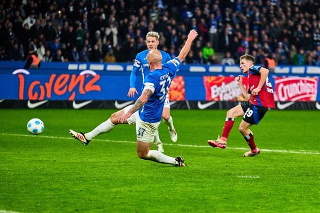 Emir Sahiti Hamburger SV, 29 , Goal kick, GER, Hertha BSC vs Hamburger SV HSV , Soccer Men, 2 Bundesliga, Season 2024 2025, Matchday 19, 25 01 2025 DFL REGULATIONS PROHIBIT ANY USE OF PHOTOGRAPHS AS IMAGE SEQUENCES AND OR QUASI VIDEO GER, Hertha BSC vs Hamburger SV HSV , Soccer Men, 2 Bundesliga, Season 2024 2025, Matchday 19, 25 01 2025 Berlin Copyright: xClaudiusxRauch,xEibner-Pressefotox xClaudiusxRauchx EP_CRH