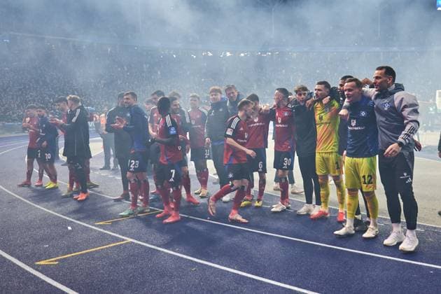 Hamburger SV, cheers about victory, GER, Hertha BSC vs Hamburger SV HSV , Soccer Men, 2 Bundesliga, Season 2024 2025, Matchday 19, 25 01 2025 DFL REGULATIONS PROHIBIT ANY USE OF PHOTOGRAPHS AS IMAGE SEQUENCES AND OR QUASI VIDEO GER, Hertha BSC vs Hamburger SV HSV , Soccer Men, 2 Bundesliga, Season 2024 2025, Matchday 19, 25 01 2025 Berlin Copyright: xEibner-Pressefotox xClaudiusxRauchx EP_CRH
