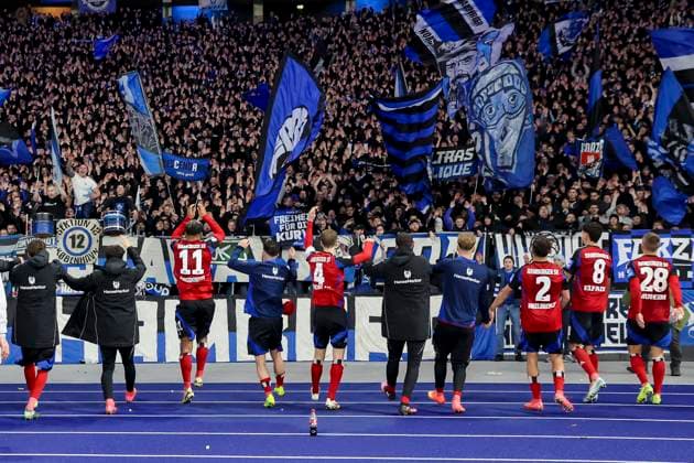 Hamburger SV players celebrate the away win in front of the fan block, 2 Bundesliga, Hertha BSC vs Hamburger SV, Olympiastadion, January 25, 2025 in Berlin, Germany Photo by Marco Steinbrenner DeFodi Images The Hamburger SV players celebrate the away win in front of the fan block, 2 Bundesliga, Hertha BSC vs Hamburger SV, Olympiastadion, January 25, 2025 in Berlin, Germany Photo by Marco Steinbrenner DeFodi Images DFB DFL REGULATIONS PROHIBIT ANY USE OF PHOTOGRAPHS AS IMAGE SEQUENCES AND OR QUASI VIDEO Defodi 700 berlin hsv 20250125 072 Defodi-700 DFB DFL REGULATIONS PROHIBIT ANY USE OF PHOTOGRAPHS AS IMAGE SEQUENCES AND OR QUASI-VIDEO.