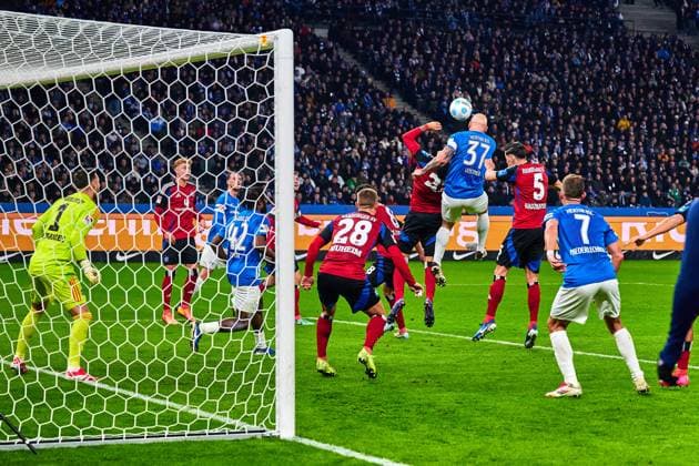 Toni Leistner Hertha BSC, 37 , in front of goal, GER, Hertha BSC vs Hamburger SV HSV , Soccer Men, 2 Bundesliga, Season 2024 2025, Matchday 19, 25 01 2025 DFL REGULATIONS PROHIBIT ANY USE OF PHOTOGRAPHS AS IMAGE SEQUENCES AND OR QUASI VIDEO GER, Hertha BSC vs Hamburger SV HSV , Soccer Men, 2 Bundesliga, Season 2024 2025, Matchday 19, 25 01 2025 Berlin Copyright: xClaudiusxRauch,xEibner-Pressefotox xClaudiusxRauchx EP_CRH