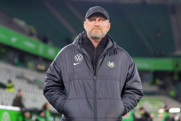 Coach Ralph Hasenhuettl VfL Wolfsburg looks dejected, Bundesliga, VfL Wolfsburg v Holstein Kiel, Volkswagen Arena, January 24, 2025 in Wolfsburg, Germany Photo by Marco Steinbrenner DeFodi Images Coach Ralph Hasenhuettl VfL Wolfsburg looks dejected, Bundesliga, VfL Wolfsburg v Holstein Kiel, Volkswagen Arena, January 24, 2025 in Wolfsburg, Germany Photo by Marco Steinbrenner DeFodi Images DFL regulations prohibit any use of photographs as image sequences and or quasi video Defodi 700 wolf kiel 20250124 279 Defodi-700 DFL regulations prohibit any use of photographs as image sequences and or quasi-video.
