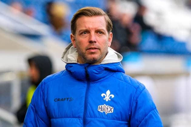 Florian Kohfeldt SV Darmstadt 98, Coach before the match, GER, SV Darmstadt 98 vs SC Paderborn 07, Football, 2 Bundesliga, Matchday 19, Season 2024 2025, 26 01 2025 DFL REGULATIONS PROHIBIT ANY USE OF PHOTOGRAPHS as IMAGE SEQUENCES and or QUASI VIDEO GER, SV Darmstadt 98 vs SC Paderborn 07, Football, 2 Bundesliga, Matchday 19, Season 2024 2025, 26 01 2025 Darmstadt Copyright: xEibner-Pressefoto FlorianxWiegandx EP_FWD