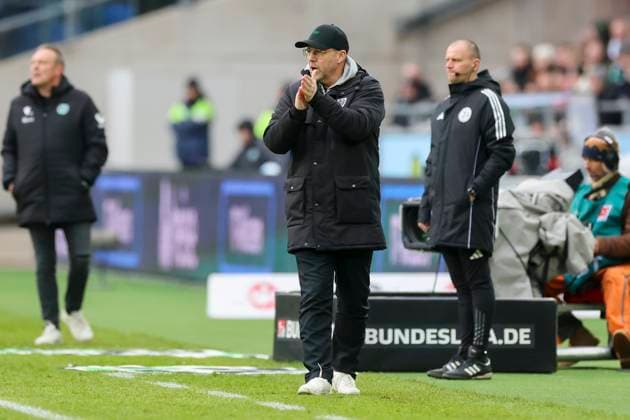 Coach Sascha Hildmann SC Preussen Muenster cheers, 2 Bundesliga, Hannover 96 vs Preußen Münster, Heinz von Heiden Arena on January 26, 2025 in Hanover, Germany Photo by Marco Steinbrenner DeFodi Images Coach Sascha Hildmann SC Preussen Muenster cheers, 2 Bundesliga, Hannover 96 vs Preußen Münster, Heinz von Heiden Arena, January 26, 2025 in Hanover, Germany Photo by Marco Steinbrenner DeFodi Images DFB DFL REGULATIONS PROHIBIT ANY USE OF PHOTOGRAPHS AS IMAGE SEQUENCES AND OR QUASI VIDEO Defodi 700 hannover muenster 20250126 030 Defodi-700 DFB DFL REGULATIONS PROHIBIT ANY USE OF PHOTOGRAPHS AS IMAGE SEQUENCES AND OR QUASI-VIDEO.