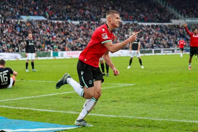 Nicolo Tresoldi Hannover 96 celebrates his goal for 1 1, 2 Bundesliga, Hannover 96 vs Preußen Münster, Heinz von Heiden Arena, January 26, 2025 in Hanover, Germany Photo by Marco Steinbrenner DeFodi Images Nicolo Tresoldi Hannover 96 celebrates after scoring his teams first goal, 2 Bundesliga, Hannover 96 vs Preußen Münster, Heinz von Heiden Arena, January 26, 2025 in Hanover, Germany Photo by Marco Steinbrenner DeFodi Images DFB DFL REGULATIONS PROHIBIT ANY USE OF PHOTOGRAPHS AS IMAGE SEQUENCES AND OR QUASI VIDEO Defodi 700 hannover muenster 20250126 046 Defodi-700 DFB DFL REGULATIONS PROHIBIT ANY USE OF PHOTOGRAPHS AS IMAGE SEQUENCES AND OR QUASI-VIDEO.