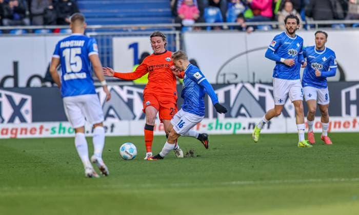 GER, Darmstadt, SV Darmstadt 98 vs SC Paderborn, 2 Bundesliga, Football, DFB, Season 2024 2025, Merck Stadion am Böllenfalltor, 19 Matchday, in the picture from l Felix Götze SC Paderborn 20 , Andreas Müller SV Darmstadt 98 16 DFB DFL REGULATIONS PROHIBIT ANY USE OF PHOTOGRAPHS AS IMAGE SEQUENCES AND OR QUASI VIDEO, 14 12 2024, Copyright: HMBxMedia HendrikxHamelau
