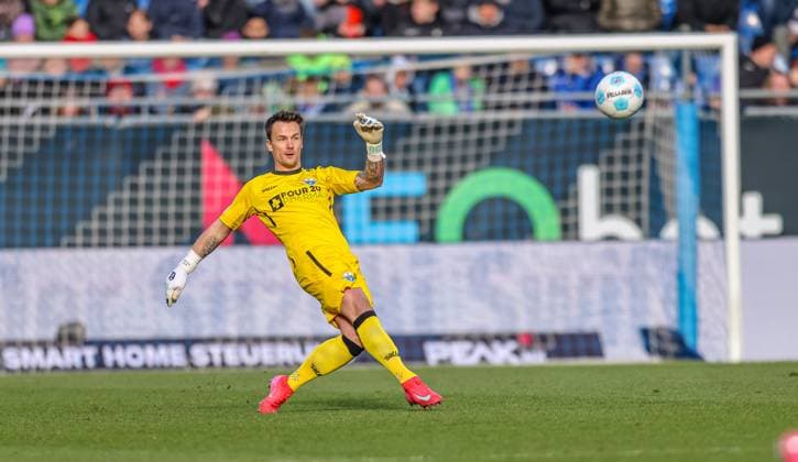 GER, Darmstadt, SV Darmstadt 98 vs SC Paderborn, 2 Bundesliga, Football, DFB, Season 2024 2025, Merck Stadion am Böllenfalltor, 19 Matchday, in picture Manuel Riemann SC Paderborn 1 DFB DFL REGULATIONS PROHIBIT ANY USE OF PHOTOGRAPHS AS IMAGE SEQUENCES AND OR QUASI VIDEO, 14 12 2024, Copyright: HMBxMedia HendrikxHamelau