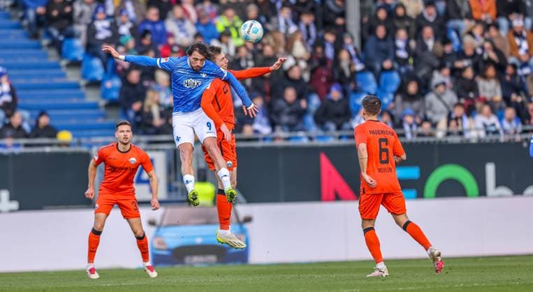 GER, Darmstadt, SV Darmstadt 98 vs SC Paderborn, 2 Bundesliga, Football, DFB, Season 2024 2025, Merck Stadion am Böllenfalltor, Matchday 19, pictured from l Fraser Hornby SV Darmstadt 98 9 , Marcel Hoffmeier SC Paderborn 33 DFB DFL REGULATIONS PROHIBIT ANY USE OF PHOTOGRAPHS AS IMAGE SEQUENCES AND OR QUASI VIDEO, 14 12 2024, Copyright: HMBxMedia HendrikxHamelau