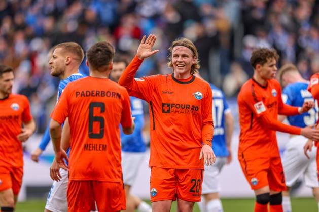 GER, Darmstadt, SV Darmstadt 98 vs SC Paderborn, 2 Bundesliga, Football, DFB, Season 2024 2025, Merck Stadion am Böllenfalltor, Matchday 19, in the picture goal celebration SC Paderborn after the 1 0 by Felix Platte SC Paderborn 36 DFB DFL REGULATIONS PROHIBIT ANY USE OF PHOTOGRAPHS AS IMAGE SEQUENCES AND OR QUASI VIDEO, 14 12 2024, Copyright: HMBxMedia HendrikxHamelau