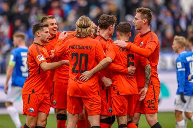 GER, Darmstadt, SV Darmstadt 98 vs SC Paderborn, 2 Bundesliga, Football, DFB, Season 2024 2025, Merck Stadion am Böllenfalltor, Matchday 19, in the picture goal celebration SC Paderborn after the 1 0 by Felix Platte SC Paderborn 36 DFB DFL REGULATIONS PROHIBIT ANY USE OF PHOTOGRAPHS AS IMAGE SEQUENCES AND OR QUASI VIDEO, 14 12 2024, Copyright: HMBxMedia HendrikxHamelau