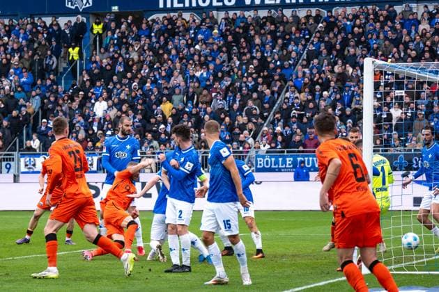 The goal for 0 1 by Felix Platte SC Paderborn 07, 36 , GER, SV Darmstadt 98 vs SC Paderborn 07, Football, 2 Bundesliga, Matchday 19, Season 2024 2025, 26 01 2025 DFL REGULATIONS PROHIBIT ANY USE OF PHOTOGRAPHS as IMAGE SEQUENCES and or QUASI VIDEO GER, SV Darmstadt 98 vs SC Paderborn 07, Football, 2 Bundesliga, Matchday 19, Season 2024 2025, 26 01 2025 Darmstadt Copyright: xEibner-Pressefoto FlorianxWieganx EP_FWD