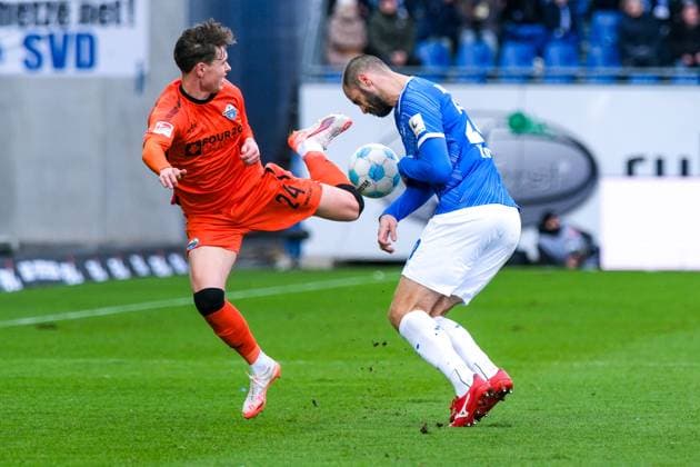 Casper Terho SC Paderborn 07, 24 in duel with Aleksandar Vukotic SV Darmstadt 98, 20 , GER, SV Darmstadt 98 vs SC Paderborn 07, Soccer, 2 Bundesliga, Matchday 19, Season 2024 2025, 26 01 2025 DFL REGULATIONS PROHIBIT ANY USE OF PHOTOGRAPHS as IMAGE SEQUENCES and or QUASI VIDEO GER, SV Darmstadt 98 vs SC Paderborn 07, Football, 2 Bundesliga, Matchday 19, Season 2024 2025, 26 01 2025 Darmstadt Copyright: xEibner-Pressefoto FlorianxWieganx EP_FWD