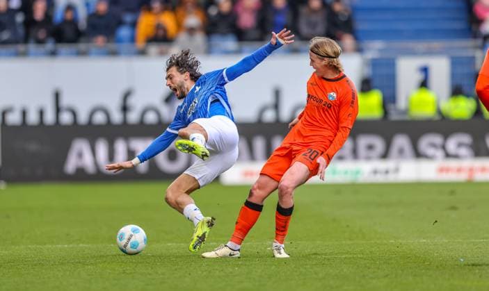 GER, Darmstadt, SV Darmstadt 98 vs SC Paderborn, 2 Bundesliga, Football, DFB, Season 2024 2025, Merck Stadion am Böllenfalltor, Matchday 19, pictured from l Fraser Hornby SV Darmstadt 98 9 , Felix Götze SC Paderborn 20 DFB DFL REGULATIONS PROHIBIT ANY USE OF PHOTOGRAPHS AS IMAGE SEQUENCES AND OR QUASI VIDEO, 14 12 2024, Copyright: HMBxMedia HendrikxHamelau