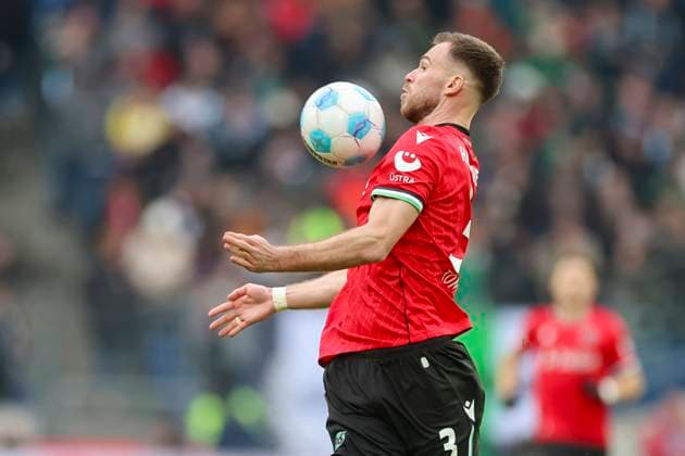 Boris Tomiak Hannover 96 controls the ball, 2 Bundesliga, Hannover 96 vs Preußen Münster, Heinz von Heiden Arena, January 26, 2025 in Hanover, Germany Photo by Marco Steinbrenner DeFodi Images Boris Tomiak Hannover 96 controls the ball, 2 Bundesliga, Hannover 96 vs Preußen Münster, Heinz von Heiden Arena, January 26, 2025 in Hanover, Germany Photo by Marco Steinbrenner DeFodi Images DFB DFL REGULATIONS PROHIBIT ANY USE OF PHOTOGRAPHS AS IMAGE SEQUENCES AND OR QUASI VIDEO Defodi 700 hannover muenster 20250126 056 Defodi-700 DFB DFL REGULATIONS PROHIBIT ANY USE OF PHOTOGRAPHS AS IMAGE SEQUENCES AND OR QUASI-VIDEO.