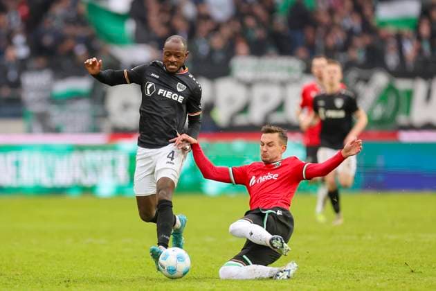 David Kinsombi SC Preussen Muenster and Bartlomiej Wdowik Hannover 96 battle for the ball, 2 Bundesliga, Hannover 96 vs Preußen Münster, Heinz von Heiden Arena, January 26, 2025 in Hanover, Germany Photo by Marco Steinbrenner DeFodi Images David Kinsombi SC Preussen Muenster and Bartlomiej Wdowik Hannover 96 battle for the ball, 2 Bundesliga, Hannover 96 vs Preußen Münster, Heinz von Heiden Arena, January 26, 2025 in Hanover, Germany Photo by Marco Steinbrenner DeFodi Images DFB DFL REGULATIONS PROHIBIT ANY USE OF PHOTOGRAPHS AS IMAGE SEQUENCES AND OR QUASI VIDEO Defodi 700 hannover muenster 20250126 062 Defodi-700 DFB DFL REGULATIONS PROHIBIT ANY USE OF PHOTOGRAPHS AS IMAGE SEQUENCES AND OR QUASI-VIDEO.