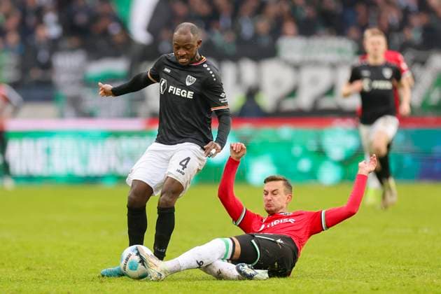 David Kinsombi SC Preussen Muenster and Bartlomiej Wdowik Hannover 96 battle for the ball, 2 Bundesliga, Hannover 96 vs Preußen Münster, Heinz von Heiden Arena, January 26, 2025 in Hanover, Germany Photo by Marco Steinbrenner DeFodi Images David Kinsombi SC Preussen Muenster and Bartlomiej Wdowik Hannover 96 battle for the ball, 2 Bundesliga, Hannover 96 vs Preußen Münster, Heinz von Heiden Arena, January 26, 2025 in Hanover, Germany Photo by Marco Steinbrenner DeFodi Images DFB DFL REGULATIONS PROHIBIT ANY USE OF PHOTOGRAPHS AS IMAGE SEQUENCES AND OR QUASI VIDEO Defodi 700 hannover muenster 20250126 063 Defodi-700 DFB DFL REGULATIONS PROHIBIT ANY USE OF PHOTOGRAPHS AS IMAGE SEQUENCES AND OR QUASI-VIDEO.