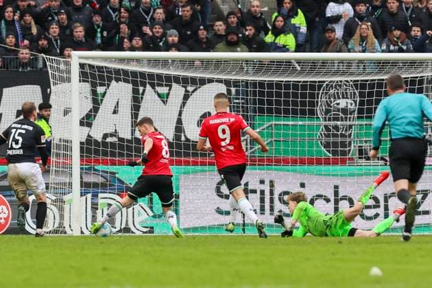 Enzo Leopold Hannover 96 scores with this shot past goalkeeper Johannes Schenk SC Preussen Muenster to make it 2 1, 2 Bundesliga, Hannover 96 vs Preußen Münster, Heinz von Heiden Arena, January 26, 2025 in Hanover, Germany Photo by Marco Steinbrenner DeFodi Images Enzo Leopold Hannover 96 scores with this shot past goalkeeper Johannes Schenk SC Preussen Muenster to make it 2 1, 2 Bundesliga, Hannover 96 vs Preußen Münster, Heinz von Heiden Arena, January 26, 2025 in Hanover, Germany Photo by Marco Steinbrenner DeFodi Images DFB DFL REGULATIONS PROHIBIT ANY USE OF PHOTOGRAPHS AS IMAGE SEQUENCES AND OR QUASI VIDEO Defodi 700 hannover muenster 20250126 068 Defodi-700 DFB DFL REGULATIONS PROHIBIT ANY USE OF PHOTOGRAPHS AS IMAGE SEQUENCES AND OR QUASI-VIDEO.