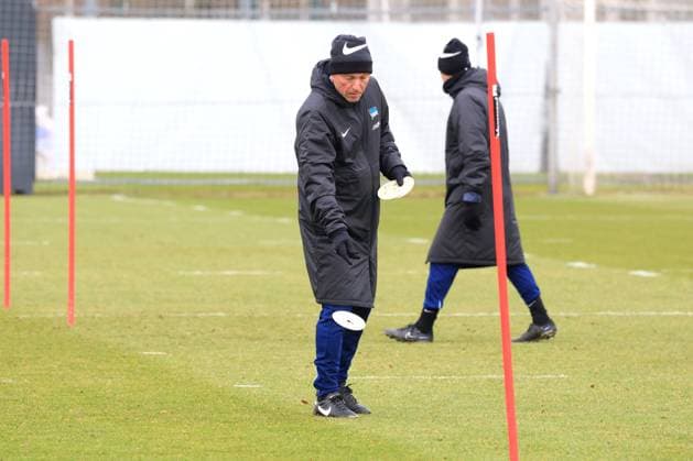 DEU, DFL, 2 FBL Hertha BSC, Training, 28 01 2025, Sportforum, Berlin, DEU, DFL, 2 FBL Hertha BSC, Training, im Bild Co Trainer, Armin Reutershahn Hertha BSC Berlin DFL regulations prohibit any use of Photographs as image sequences and or quasi video Foto Juergen Engler nordphoto GmbH nordphotoxGmbHx xEngler nph00076