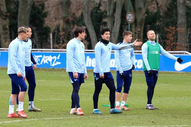 DEU, DFL, 2 FBL Hertha BSC, Training, 28 01 2025, Sportforum, Berlin, DEU, DFL, 2 FBL Hertha BSC, Training, in the picture Hertha player circle, Michael Cuisance Hertha BSC Berlin 27 , Marten Winkler Hertha BSC Berlin 22 , Fabian Reese Hertha BSC Berlin 11 , Ibrahim Maza Hertha BSC Berlin 10 , Gustav Christensen Hertha BSC Berlin 26 , Jon Dabur Thorsteinsson Hertha BSC Berlin 24 DFL regulations prohibit any use of Photographs as image sequences and or quasi video Foto Juergen Engler nordphoto GmbH nordphotoxGmbHx xEngler nph00076
