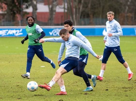 Soccer, Men, Season 2024 2025, 2 Bundesliga, Hertha BSC, Training, v l Deyovaisio Zeefuik Hertha BSC , Jonjoe Kenny Hertha BSC , Ibrahim Maza Hertha BSC , 28 01 2025, Copyright: xMatthiasxKochx