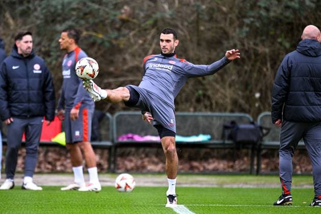 Ellyes Skhiri Eintracht Frankfurt, 15 on the ball, GER, Final training, Eintracht Frankfurt, Football, UEFA Europa League, Matchday 8, Season 2024 25, 29 01 2025 GER, Final training, Eintracht Frankfurt, Football, UEFA Europa League, Matchday 8, Season 2024 25, 29 01 2025 Frankfurt am Main Copyright: xEibner-Pressefoto FlorianxWiegandx EP_FWD