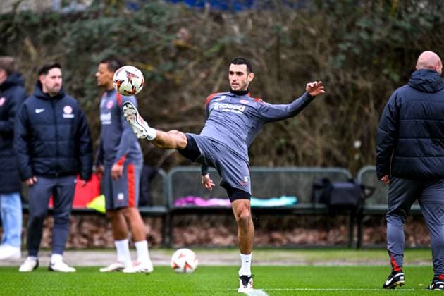 Ellyes Skhiri Eintracht Frankfurt, 15 on the ball, GER, Final training, Eintracht Frankfurt, Football, UEFA Europa League, Matchday 8, Season 2024 25, 29 01 2025 GER, Final training, Eintracht Frankfurt, Football, UEFA Europa League, Matchday 8, Season 2024 25, 29 01 2025 Frankfurt am Main Copyright: xEibner-Pressefoto FlorianxWiegandx EP_FWD
