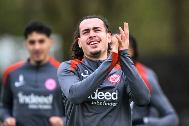 Arthur Theate Eintracht Frankfurt, 03 gestures GER, final training, Eintracht Frankfurt, football, UEFA Europa League, matchday 8, 2024 25, 29 01 2025 GER, final training, Eintracht Frankfurt, football, UEFA Europa League, matchday 8, 2024 25, 29 01 2025 Frankfurt am Main Copyright: xEibner-Pressefoto FlorianxWiegandx EP_FWD
