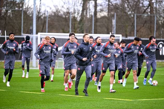 The players warm up, GER, Final training, Eintracht Frankfurt, Football, UEFA Europa League, Matchday 8, Season 2024 25, 29 01 2025 GER, Final training, Eintracht Frankfurt, Football, UEFA Europa League, Matchday 8, Season 2024 25, 29 01 2025 Frankfurt am Main Copyright: xEibner-Pressefoto FlorianxWieganx EP_FWD