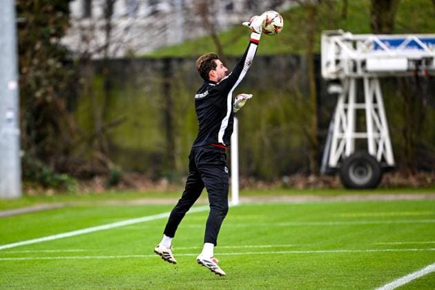Kevin Trapp Eintracht Frankfurt, 01 on the ball, GER, Final training, Eintracht Frankfurt, Football, UEFA Europa League, Matchday 8, Season 2024 25, 29 01 2025 GER, Final training, Eintracht Frankfurt, Football, UEFA Europa League, Matchday 8, Season 2024 25, 29 01 2025 Frankfurt am Main Copyright: xEibner-Pressefoto FlorianxWiegandx EP_FWD