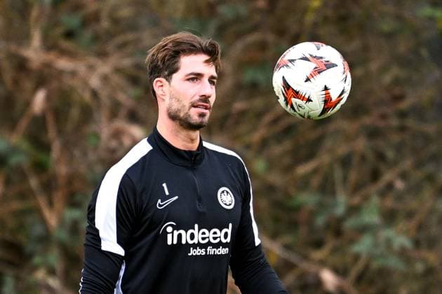 Kevin Trapp Eintracht Frankfurt, 01 with ball, GER, Final training, Eintracht Frankfurt, Football, UEFA Europa League, Matchday 8, Season 2024 25, 29 01 2025 GER, Final training, Eintracht Frankfurt, Football, UEFA Europa League, Matchday 8, Season 2024 25, 29 01 2025 Frankfurt am Main Copyright: xEibner-Pressefoto FlorianxWieganx EP_FWD