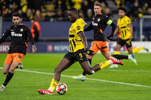 GER, UEFA Champions League, Matchday 8 Borussia Dortmund vs FC Shakhtar Donetsk 29 01 2025, Signal Iduna Park, Dortmund, GER, UEFA Champions League, Matchday 8 Borussia Dortmund vs FC Shakhtar Donetsk In the picture Sehrou Guirassy Borussia Dortmund, 9 shot on goal to 2 0, goal, single action whole body whole body ball on foot nordphotoxGmbHxx xChristianxSchulze nph000300