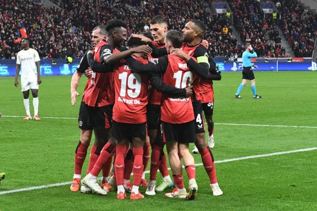 Leverkusen jubilation around goal scorer Nathan Tella Bayer 04 Leverkusen after the goal for 2 0 GER, Bayer 04 Leverkusen vs Slavia Prague, Football, UEFA Champions League, League phase, 2024 2025 season, 29 01 2025 GER, Bayer 04 Leverkusen vs Slavia Prague, Football, UEFA Champions League, League phase, 2024 2025 season, 29 01 2025 Leverkusen Copyright: xEibner-Pressefoto ThomasxThienelx EP_TTL
